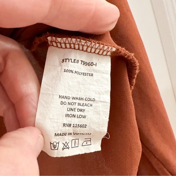 VICI Lush Rust V Neck Draped Wrap Blouse top Brown sz Small - Picture 5 of 5